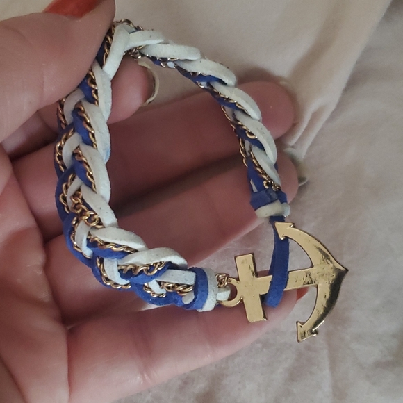 New Nautical Gold Metal Anchor Bracelet. - Picture 6 of 6
